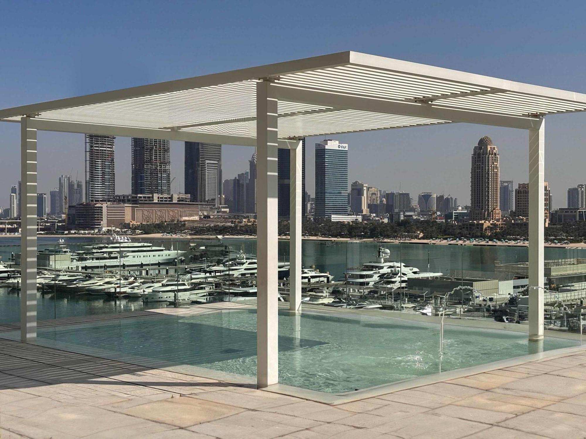 Frank Porter - Sunrise Tower Dubai