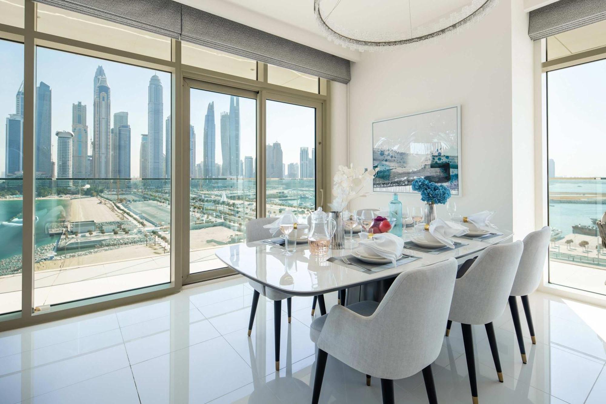 Frank Porter - Sunrise Tower Apartment *